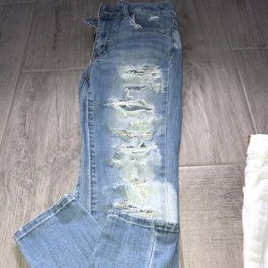 Ripped light washed jeans